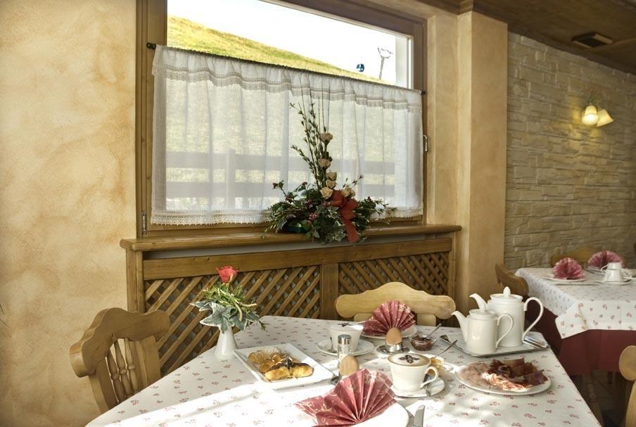 Hotel Costanza Mountain Holiday 利维尼奥 外观 照片