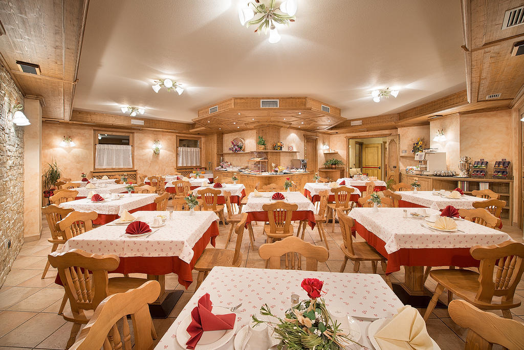 Hotel Costanza Mountain Holiday 利维尼奥 外观 照片