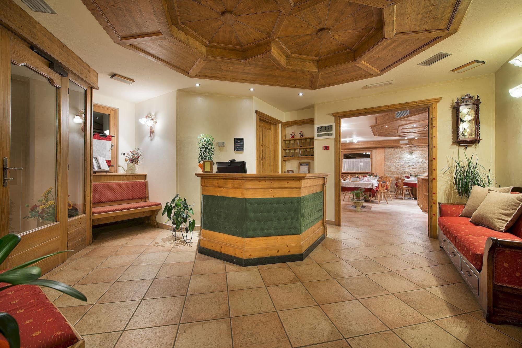 Hotel Costanza Mountain Holiday 利维尼奥 外观 照片